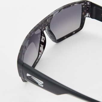 Спортивные очки LiP Rock / Grey Turtle-Matt Black / CR39 Polarized / Zeiss Gradient Smoke